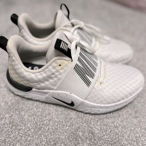 Nike white sneakers 5.5 WOMENS.. SIZE 6 FOR YOUTH